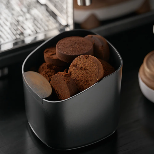 Forma | Cajón de golpes de café Knock Box
